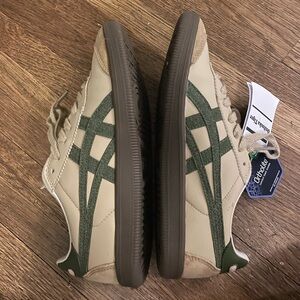 Onitsuka Tiger Ghost Tiger Tokuten Low Top Sneakers